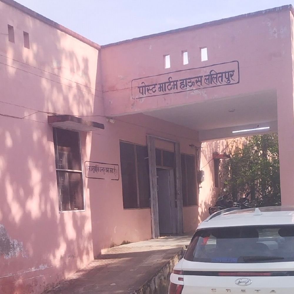 पेड़ पर फंदे से लटका मिला युवक का शव:भाई ने ससुरालियों पर हत्या का आरोप लगाया, कार्रवाई की मांग