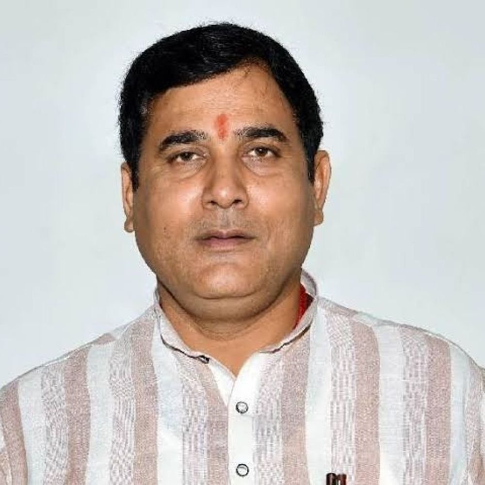 "दो कचौड़ी, एक समोसा' वाले नारे पर विवादित बयान:गाजियाबाद में लोनी विधायक ने कहा- हिंदू बेटियां बाप-भाई पर सवाल नहीं उठातीं