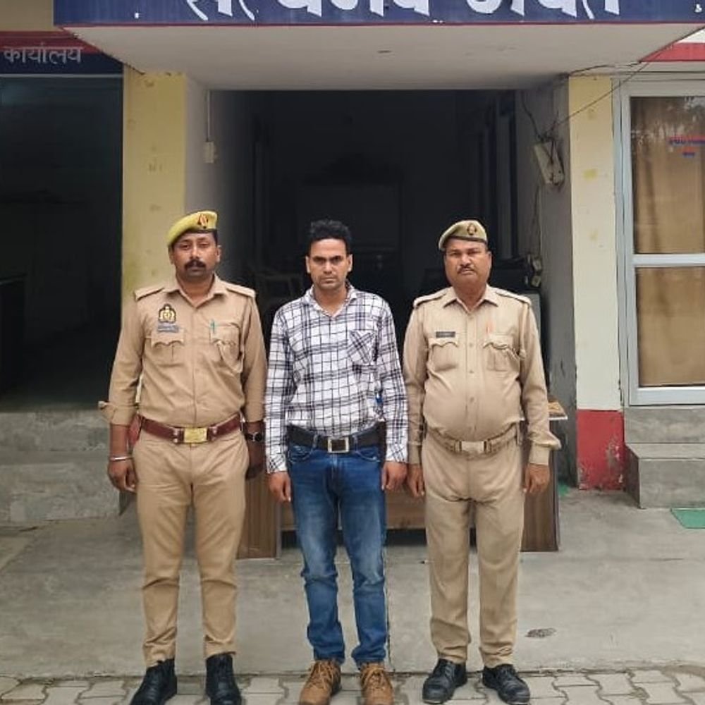 शिक्षक पर छात्रा से दुष्कर्म और ब्लैकमेल करने का आरोप:परीक्षा में फेल करने की धमकी दी थी, आरोपी गिरफ्तार