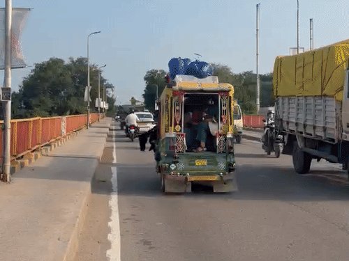 प्रयागराज में दिन में उमस-गर्मी, रात में बढ़ने लगी ठंड:रात में 3 से 4 डिग्री तक गिर रहा तापमान; ग्रामीण इलाकों में ओस और कोहरे का असर
