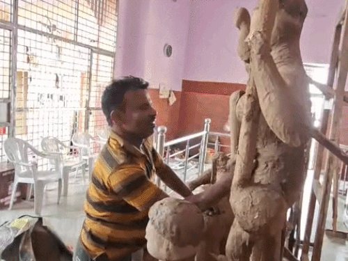 दुर्गाबाड़ी में शुरू हुआ माँ दुर्गा की प्रतिमा का निर्माण:16 से 20 अक्टूबर तक दुर्गा पूजा महोत्सव, 21 को निकलेगी विसर्जन यात्रा