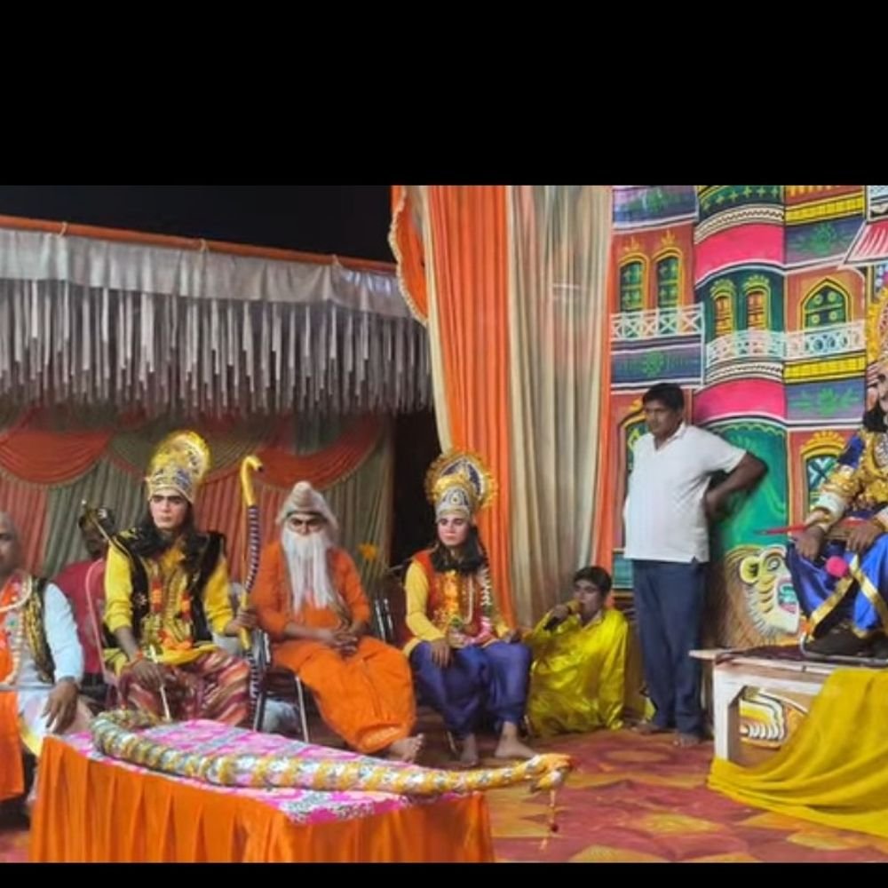 सरायखेमा की रामलीला में राम-सीता विवाह का मंचन:अहिल्या उद्धार, धनुष यज्ञ और राम विवाह की लीला ने किया भाववि