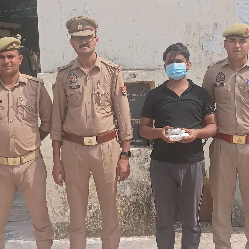आगरा में 15 लाख का नशीला पदार्थ लेकर घूम रहे:252 ग्राम एल्प्राजोलम बरामद, आरोपी पर पहले भी दर्ज हैं कई केस