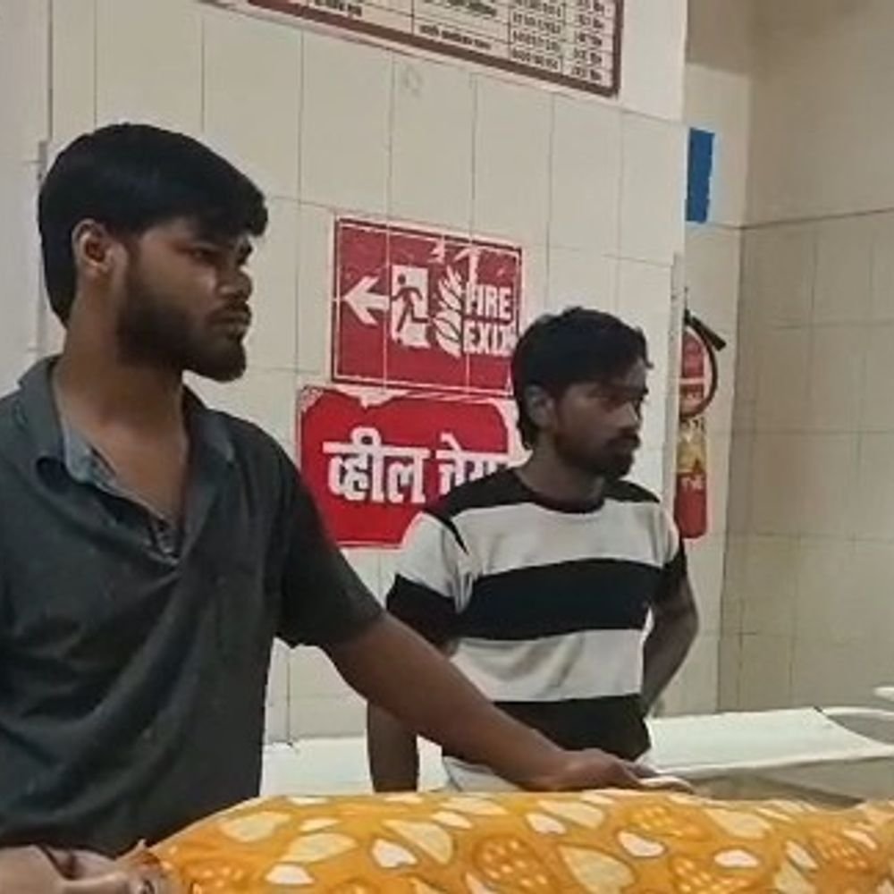 युवती ने घर में फांसी लगाकर दी जान:नीचे उताकर अस्पताल ले गए परिजन, डॉक्टरों ने मृत घोषित किया