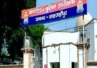 युवती को बहला-फुसलाकर ले गए, घर से रुपये-जेवर गायब:शाहजहांपुर में मां ने मोहल्ले के अफरान मलिक पर लगाया आरोप; सदर बाजार थाने में FIR दर्ज