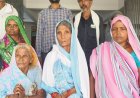 भदोही में 10 परिवारों ने डीएम को दिया ज्ञापन:कच्चे मकानों में रहने से हो रही परेशानी, आवास दिलाने की मांग की