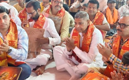 नहटौर में मां भगवती का जागरण:मां चामुंडा देवी मंदिर में दुर्गा अष्टमी पर श्रद्धालुओं ने लिया भजनों का आनंद