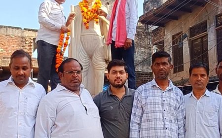 फतेहाबाद में गांधी जयंती मनाई:बापू की प्रतिमा पर माल्यार्पण कर दी श्रद्धांजलि