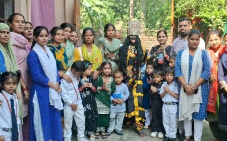 बुलंदशहर के स्कूल में विजयदशमी महोत्सव:विद्यार्थियों ने महाकाली लीला, डांडिया नृत्य तथा रावण वध का किया मंचन