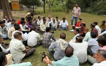 आगरा लेबर कोर्ट में कांग्रेस का हंगामा:तय वेतन न मिलने पर की शिकायत,बोले-मांग पूरी नहीं हुई तो करेंगे प्रदर्शन