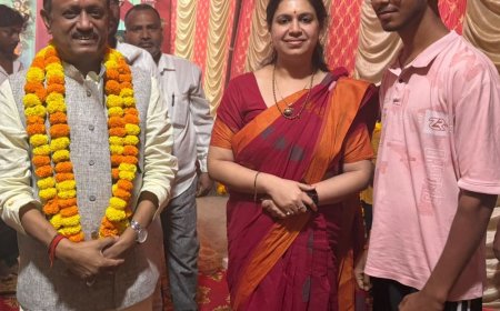 दुर्गा पंडाल में साथ दिखीं दिव्या मित्तल और मनोज श्रीवास्तव:सियासी गलियारों में चर्चाएं तेज, बनाई है नई राजनीतिक पार्टी