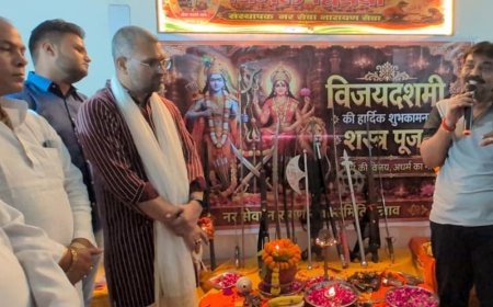 उन्नाव में विजयदशमी पर शस्त्र पूजन, सनातन परंपरा का गुणगान:वैदिक मंत्रोच्चार के बीच हुआ पूजन, सदर विधायक और भाजपा जिलाध्यक्ष भी रहे मौजूद