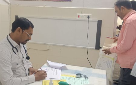 महराजगंज अस्पताल में मौसमी मरीज घटे, इमरजेंसी में बढ़े:ओपीडी में भी गिरावट, डॉक्टर ने बदलते मौसम में सावधानी बरतने को कहा