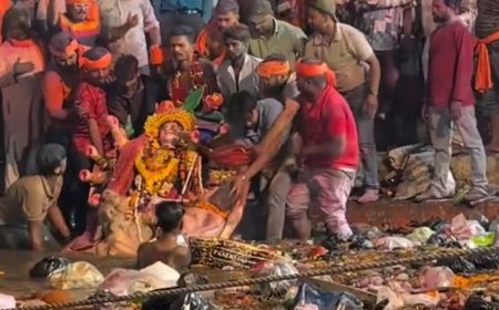 गोंडा में 1800 प्रतिमाओं का विसर्जन:गोंडा में रातभर चला दुर्गा प्रतिमा विसर्जन, सुबह 4 बजे तक खैरा भवानी और सरयू घाट पर रही भीड़