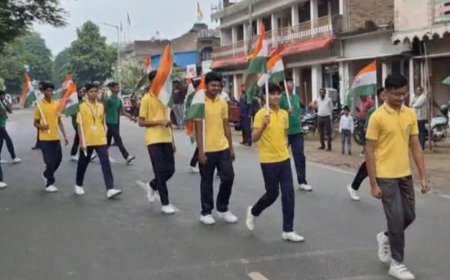 जालौन में अधिकारियों ने निकाली एकता दौड़:रन फॉर यूनिटी पुलिस लाइन से शुरू होकर पटेल चौक पहुंची