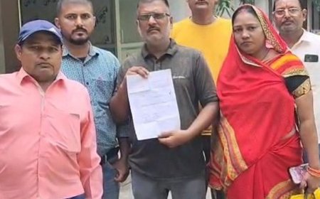 उन्नाव में सड़क चौड़ीकरण में गिरी दुकान पर हुआ विवाद:ज्यादा हिस्सा गिरवाने और दुकान खाली कराने लगा आरोप, DM से शिकायत