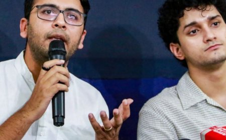दिल्ली में कॉकरोच पार्टी और लेफ्ट की प्रेस कॉन्फ्रेंस:कहा- पहले भी सरकार को झुकाया था, फिर प्रदर्शन करेंगे; ज्ञानेश कुमार के इस्तीफे की मांग