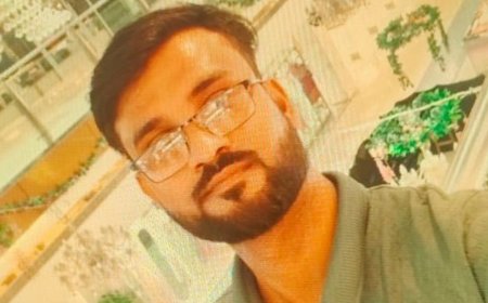 शादी के कार्ड बांटकर लौट रहे युवक मौत:बांदा में बाइक ट्रक से टकराई, चचेरा भाई घायल; 20 नवंबर को होनी थी शादी