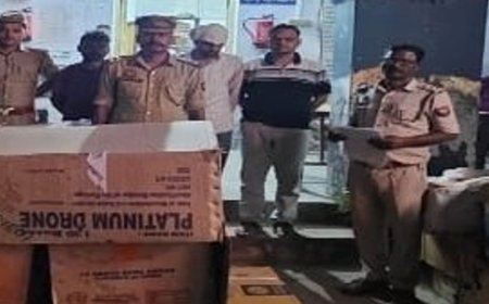 राजेपुर में 5 लाख अवैध पटाखे जब्त, 4 आरोपी गिरफ्तार:एक्सपायर लाइसेंस पर आइसक्रीम प्लांट में छिपाकर रखा था जखीरा, मुकदमा दर्ज