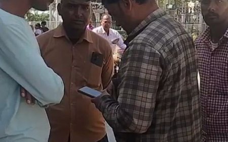अज्ञात वाहन की टक्कर से गुब्बारा विक्रेता की मौत:पीलीभीत में इलाज के दौरान जिला अस्पताल में तोड़ा दम