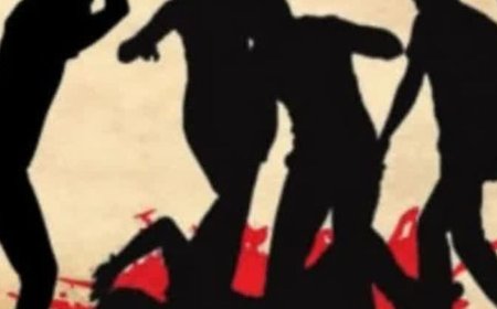 बुलेट टक्कर के बाद 32 लोगों ने युवक-भाई को पीटा:संचेडी में लाठी-डंडों से हमला, बाइक तोड़ी; घर जाकर बहू को दुष्कर्म की धमकी