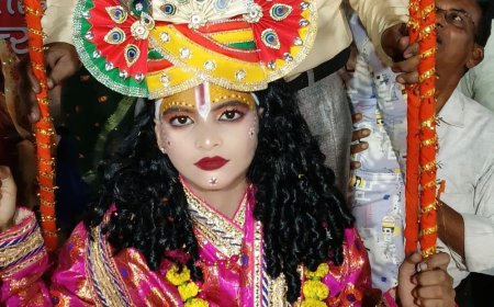घाटमपुर में श्रीकृष्ण ने किया पूतना का वध:पुरानी बाजार में गूंजे जयकारे, श्रद्धालुओं ने बरसाए फूल