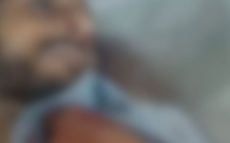 सरियों से भरी ट्रैक्टर-ट्रॉली से टकराई बाइक, युवक की मौत:मेरठ के दौराला फ्लाईओवर पर हादसा, अस्पताल में तोड़ा दम