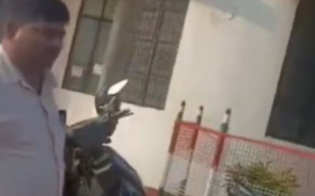 सिद्धार्थनगर में 20 हजार रुपये मांगने का वीडियो:लिपिक निलंबित, शिक्षक की रुकी वेतन वृद्धि बहाल कराने के नाम पर रकम मांगने का आरोप