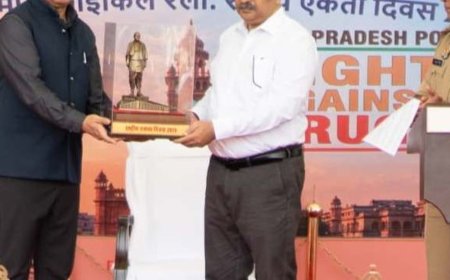 राष्ट्रीय एकता दिवस-2026 फाइट अगेंस्ट ड्रग्स:मोटरसाइकिल रैली लखनऊ से रवाना, डीजीपी राजीव कृष्ण ने दिखाई हरी झंडी