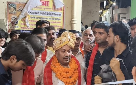 प्रभुदयाल में मां काली की शोभायात्रा:सभासद ने आरती उतारकर किया यात्रा का शुभारंभ,जयकारों से गूंजा नगर