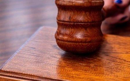 आगरा में सबूतों के अभाव में हत्या का आरोपी बरी:मृतक की पत्नी ने शक में लिखवाया था मुकदमा, विवेचक की लापरवाही पर अदालत नाराज