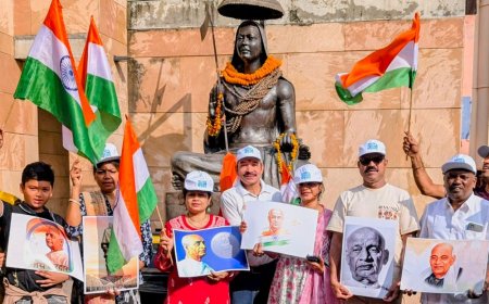 काशी विश्वनाथ धाम में राष्ट्रीय एकता का संदेश:सरदार पटेल की जयंती पर श्रद्धालुओं ने ली नमामि गंगे और स्वच्छता  का शपथ