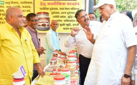 देवरिया में दो दिवसीय किसान मेले का शुभारंभ:मंत्री रामनाथ ठाकुर ने किया उद्घाटन, किसानों को आधुनिक तकनीक अपनाने का संदेश