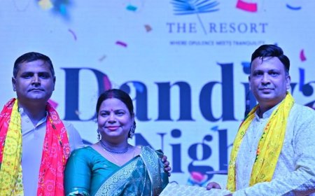 लखनऊ में डांडिया नाइट आयोजित:गुजरात से आए कलाकारों का जलवा, गरबा प्रस्तुतियों से झूमे लोग