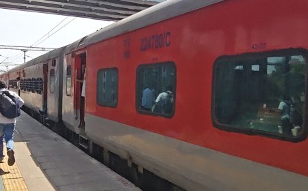 दिवाली-छठ के लिए रेलवे चलाएगा स्पेशल ट्रेन:फिरोजाबाद के यात्रियों को मिलेगी राहत, टूंडला में होगा ठहराव