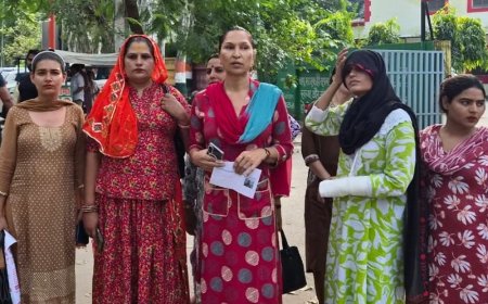 किन्नर का अपहरण कर संबंध बनाने और मारपीट का आरोप:बिजनौर में एसपी कार्यालय पर दी शिकायत, न्याय की गुहार