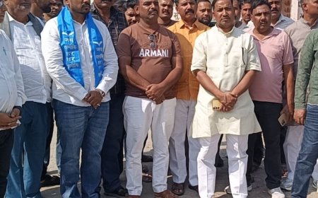 मुजफ्फरनगर में माइक विवाद पर वाल्मीकि समाज नाराज:खींचतान को लेकर की सपा नेता की निंदा, सार्वजनिक माफी मांगने की मांग की