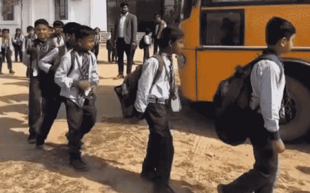 गोरखपुर में कल बंद रहेंगे सभी बोर्ड के स्कूल:शिक्षक MLC चुनाव के लिए अवकाश घोषित