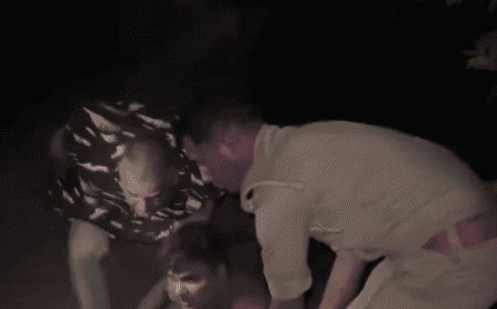 पटाखा-फैक्ट्री के मालिक को पुलिस ने मुठभेड़ में किया गिरफ्तार:सरायमोहाना घाट पर पुलिस टीम पर राजू खान ने की फायरिंग, पुलिस ने दबोचा