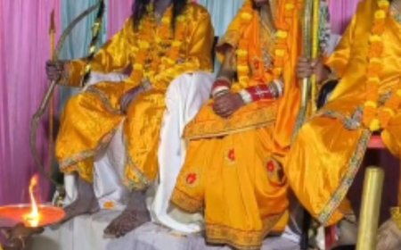 विंध्याचल में रावण दहन के बाद पुतला लूटने की परंपरा:मिर्जापुर के लोग मानते हैं कि इसके अंश से बुरी आत्माएं और खटमल दूर रहते हैं