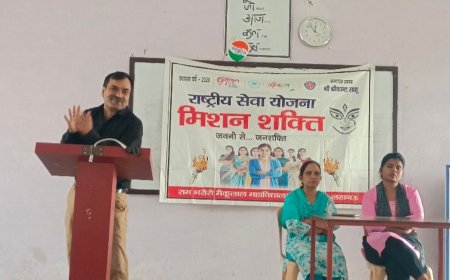 महिलाओं की सुरक्षा पर जागरूकता कार्यक्रम:तेलीबाग में छात्राओं को सुरक्षा और सहायता सेवाओं की जानकारी दी