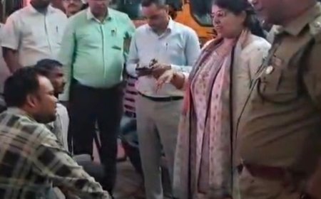 पीईटी परीक्षा की तैयारियों का डीएम-एसपी ने लिया जायजा:बस और रेलवे स्टेशन समेत कई जगहों का दौरा किया, व्यवस्थाएं देखीं