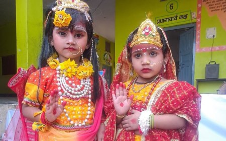 बुलंदशहर में बच्चों ने सजाईं नवदुर्गा की झांकियां:शिशु मंदिर में विद्यार्थियों ने प्रस्तुत कीं मां दुर्गा के नौ स्वरूपों की झांकियां