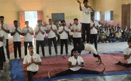 गाजीपुर कॉलेज में अंतर-संकाय खेलकूद प्रतियोगिता के विजेताओं को मिला:ट्रॉफी, मेडल और प्रमाणपत्र देकर किया गया पुरस्कृत