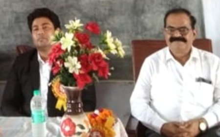 विधिक जागरूकता शिविर:लालगंज में छात्राओं से कहा- शोषण, उत्पीड़न या अनुचित व्यवहार पर चुप नहीं रहें