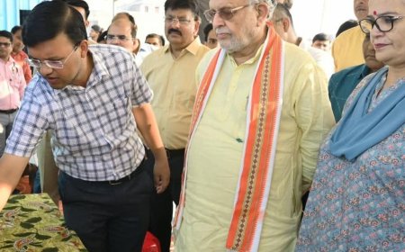 फैजुल्लागंज बाढ़ का प्रभारी मंत्री ने किया निरीक्षण:50 हजार लोग प्रभावित; 10-12 दिन चलेगा सफाई अभियान