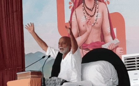 झांसी में मरोरी बापू ने सुनाई संगीतमय रामकथा:भक्त बोले-अलौकिक रहा आयोजन, 950 भक्त स्पेशल ट्रेन में चल रहे साथ