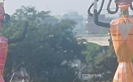 गाजियाबाद में 90 स्थानों पर रावण का पुतला दहन:शहर में सुरक्षा के कड़े इंतजाम, 2500 जवान तैनात, घंटाघर पर 100 फीट ऊंचा रावण का पुतला