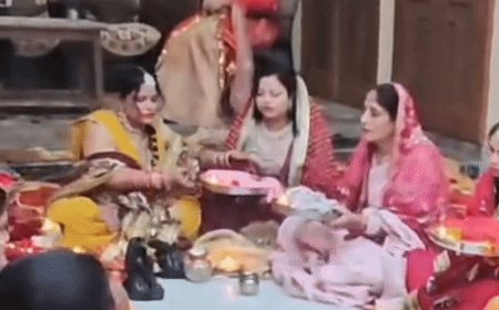श्रावस्ती में पंजाबी समाज की महिलाओं ने मनाया करवाचौथ:सोलह श्रृंगार कर कथा सुनकर पति की लंबी उम्र की कामना की