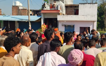 लोकतंत्र सेनानी का 83 साल की उम्र में निधन:सीतापुर में राजकीय सम्मान के साथ दी गई सलामी, अंतिम दर्शन को उमड़े सैकड़ों लोग